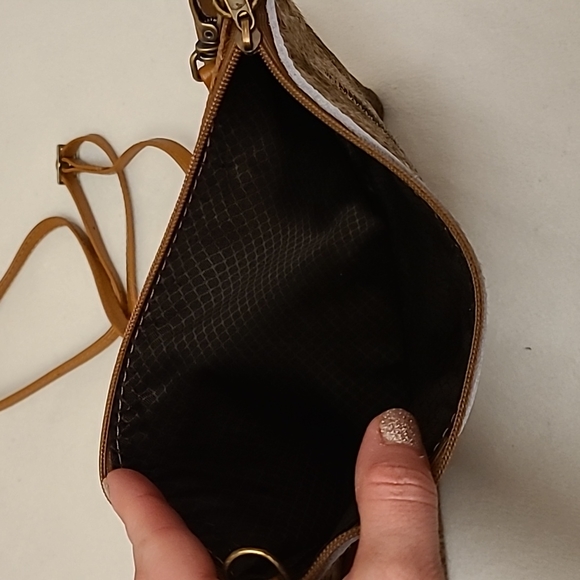Steer CrossBody Purse - Picture 6 of 8
